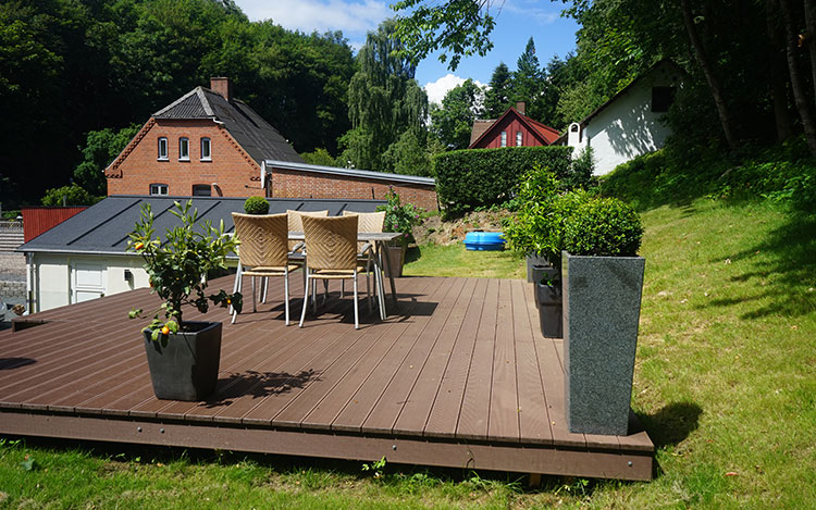 wpc-decking-for-garden